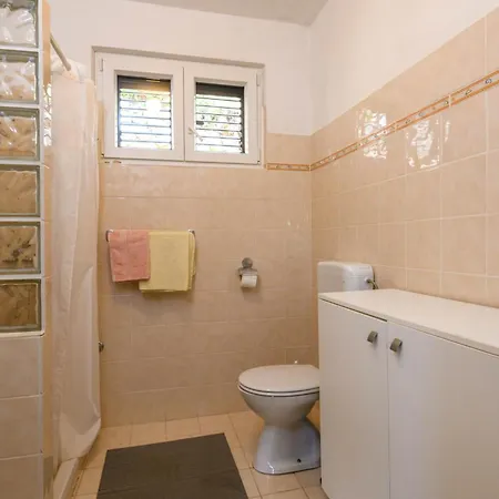 Holiday home Lovely In Krnicki Poratkrnica With Kitchen *